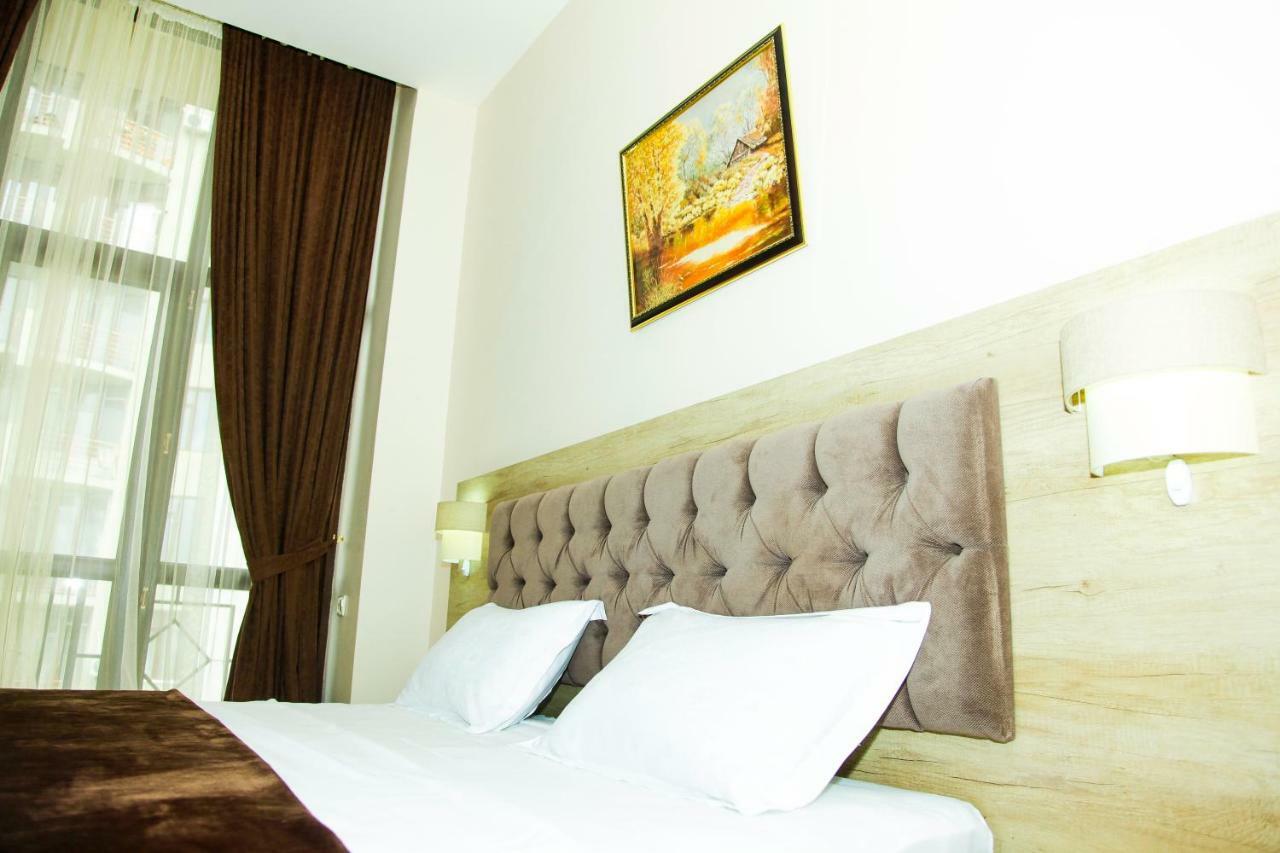 Hotel Grand Zugdidi ภายนอก รูปภาพ