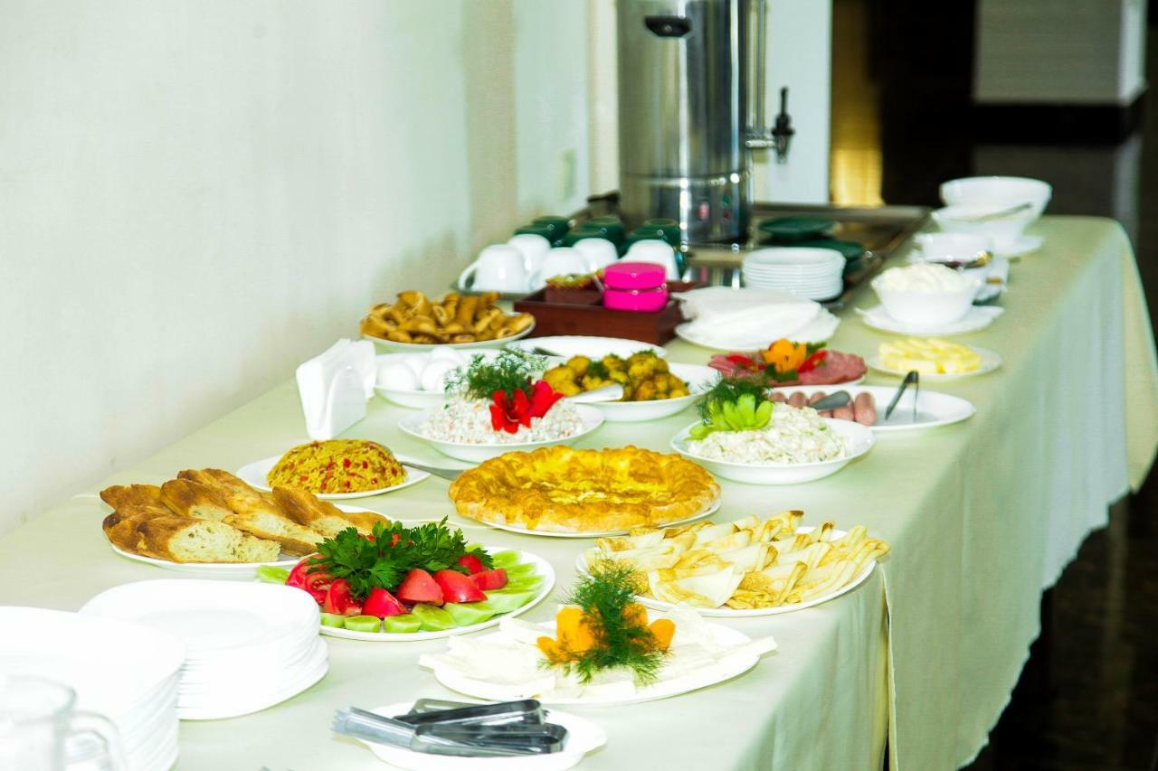 Hotel Grand Zugdidi ภายนอก รูปภาพ