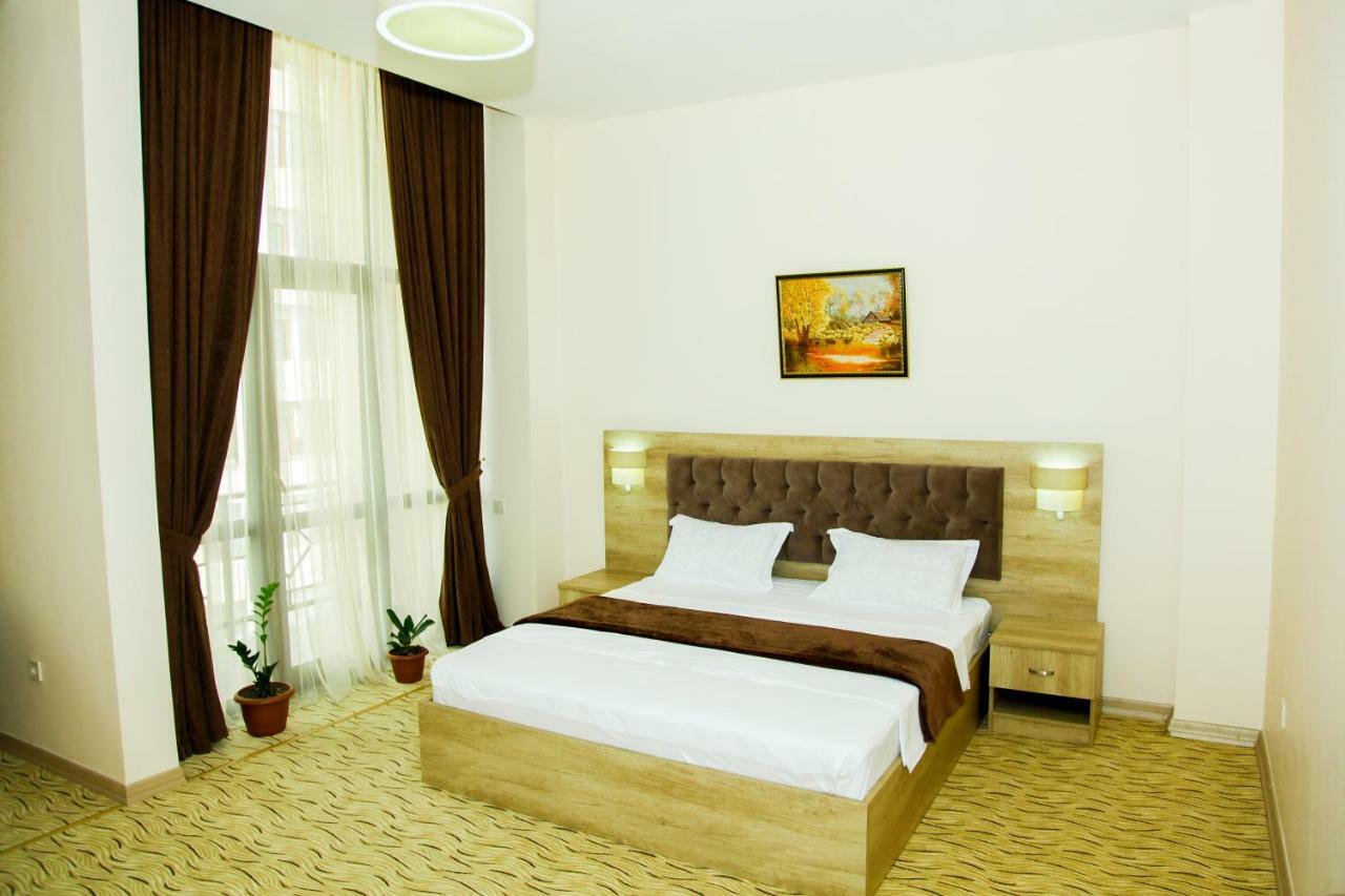 Hotel Grand Zugdidi ภายนอก รูปภาพ