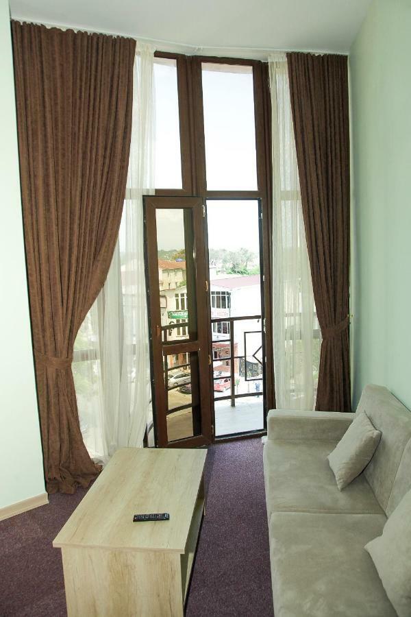 Hotel Grand Zugdidi ภายนอก รูปภาพ