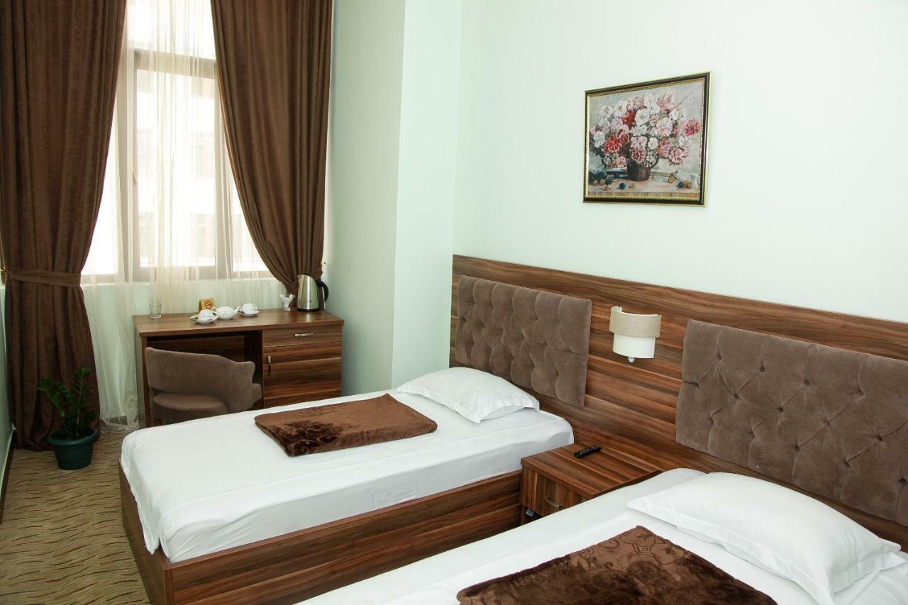 Hotel Grand Zugdidi ภายนอก รูปภาพ