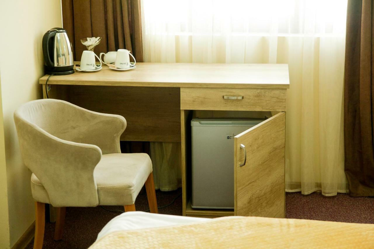 Hotel Grand Zugdidi ภายนอก รูปภาพ