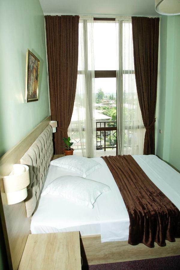 Hotel Grand Zugdidi ภายนอก รูปภาพ